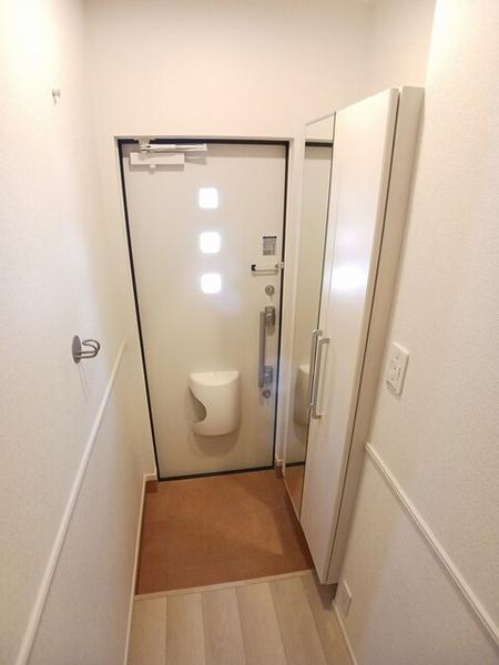 ウィズ・テール南彦根1号館(玄関)