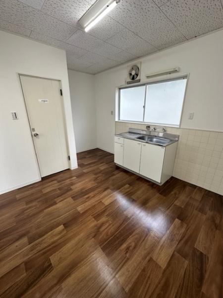 彦根市清崎町の店舗（一戸建）