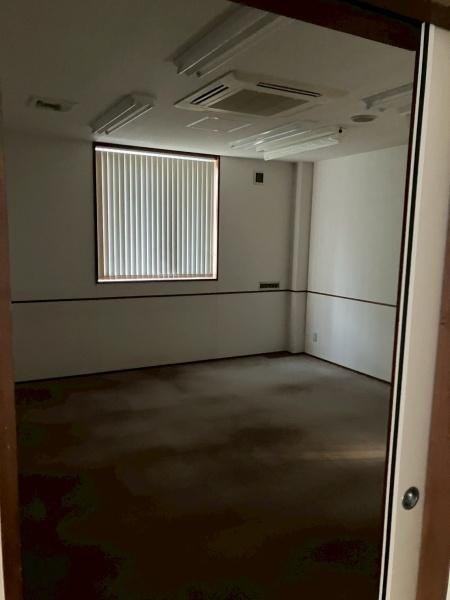 彦根市平田町の店舗（一戸建）