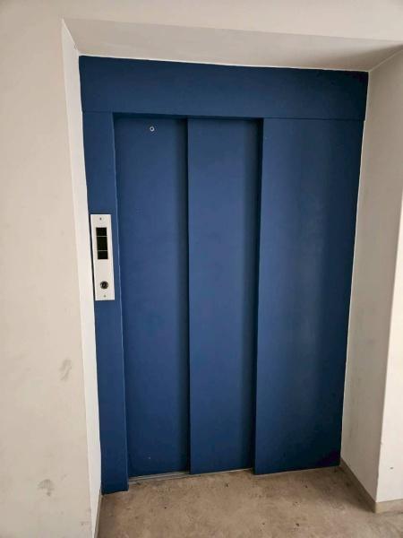 彦根市元岡町の店舗（一戸建）