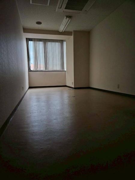 彦根市平田町の事務所