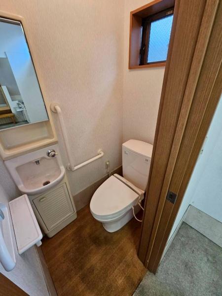 彦根市芹橋２丁目の店舗（一戸建）