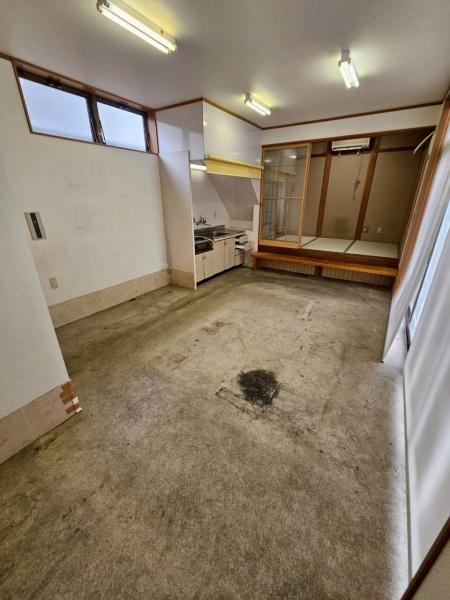 彦根市芹橋２丁目の店舗（一戸建）