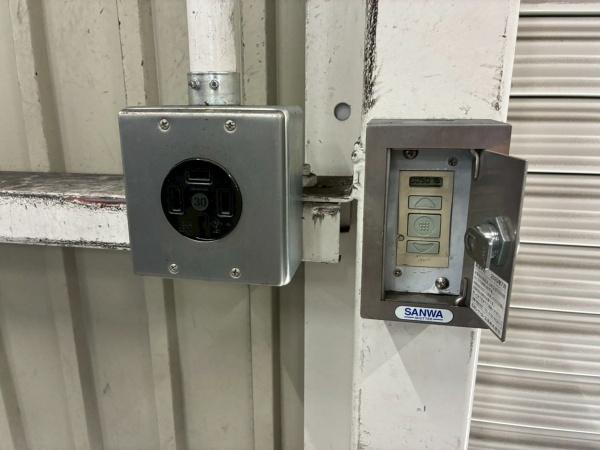犬上郡多賀町大字中川原の倉庫