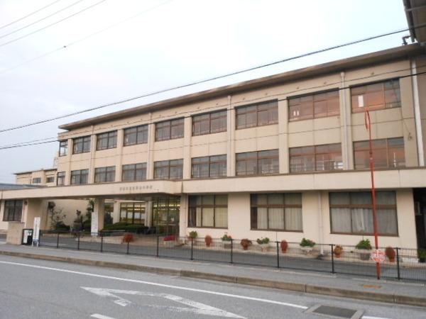 メゾンシェ・アン(彦根市立佐和山小学校)