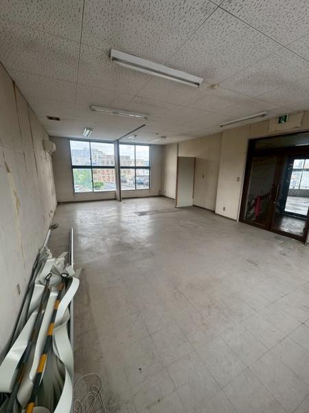 彦根市小泉町の店舗（建物一部）