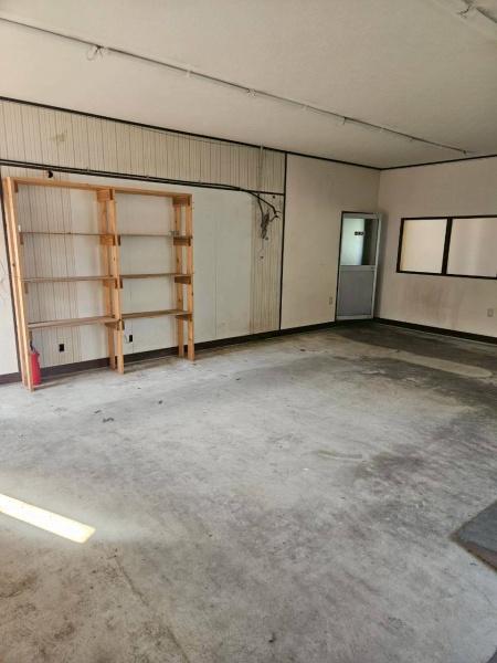 彦根市後三条町の倉庫