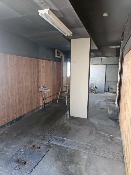 長浜市八幡中山町の店舗（建物一部）