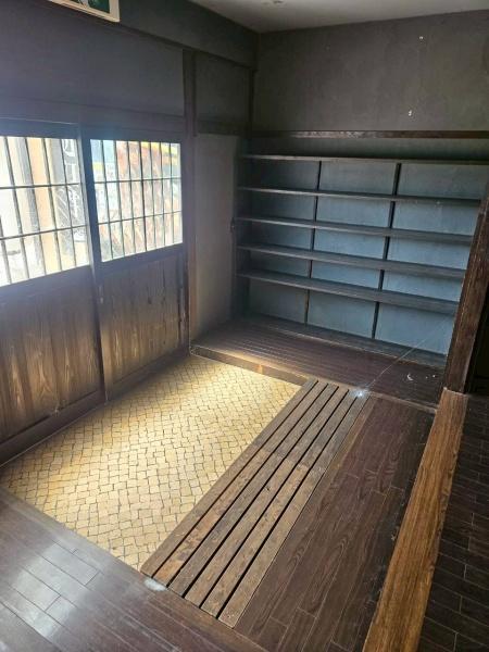 長浜市八幡中山町の店舗（建物一部）