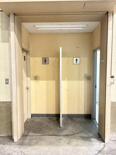 米原市顔戸の倉庫