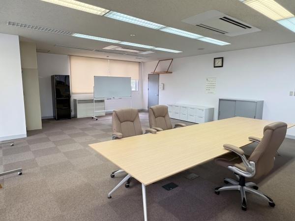 米原市顔戸の倉庫