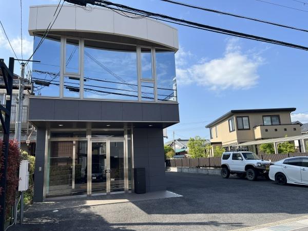 近江八幡市桜宮町のビル