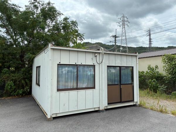 東近江市五個荘山本町の倉庫