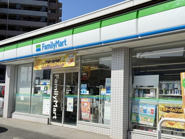 オーベル横浜鶴見(ファミリーマート横浜鶴見元宮店)