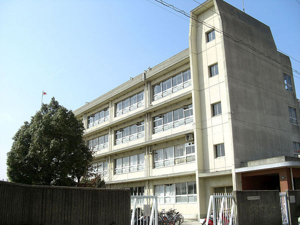 マンション・フォルツーナ(茨木市立平田中学校)