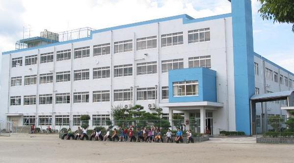 高槻市春日町の貸家(高槻市立若松小学校)