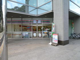 サーパス大町(セブンイレブン水戸三の丸店)