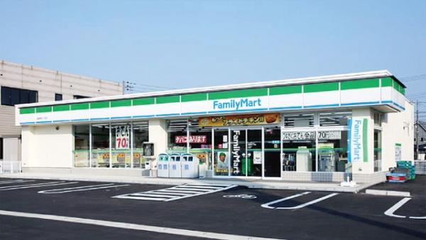 安城市新明町の貸家(ファミリーマート)