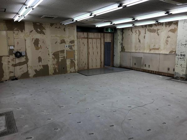 大和郡山市南郡山町のビル