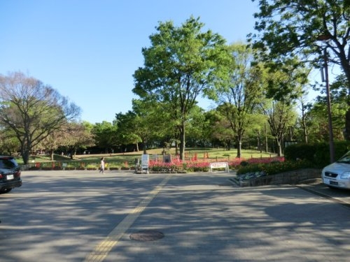 尼崎市南塚口町３丁目のハイツ(上坂部西公園(尼崎市都市緑化植物園))