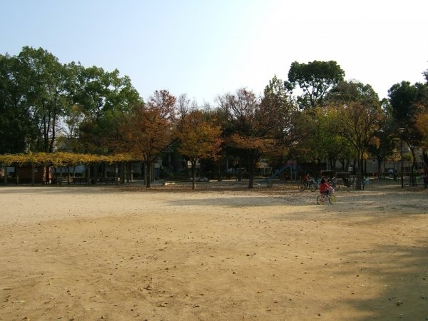 小寺貸家(長洲公園)