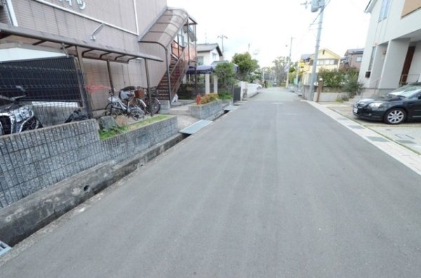伊丹市瑞原２丁目のハイツ