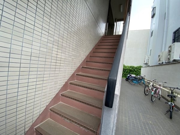 ナッツダムスタジオーネ塚口