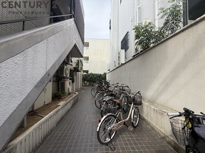 ナッツダムスタジオーネ塚口