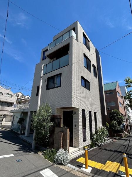 神奈川区泉町店舗