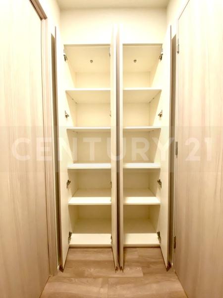 オープンレジデンシア目白フロントコート(収納)