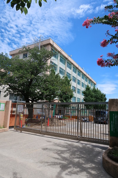 江戸川区東葛西９丁目のマンション(江戸川区立東葛西中学校)