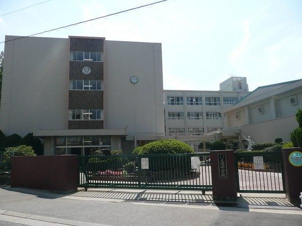 シャルマンコーポ神戸花山(神戸市立大池中学校)