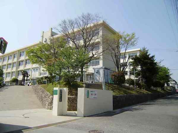 鈴蘭台南町３丁目貸家(神戸市立鈴蘭台中学校)
