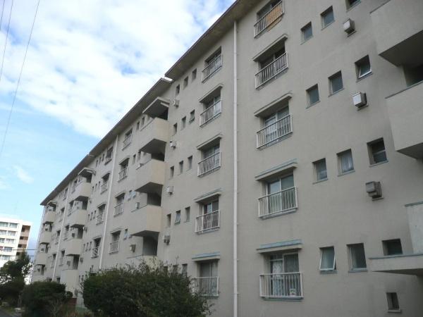 鈴蘭台第3団地6号棟