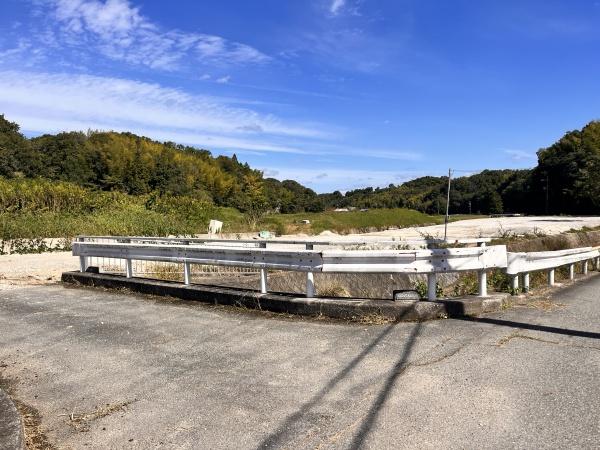 八多町柳谷　貸土地　資材置場