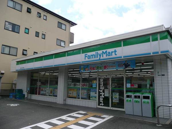 ザ・アパートメント谷上(ファミリーマート神鉄谷上駅前店)