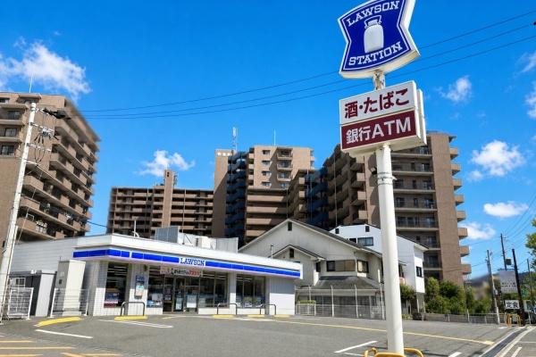 鈴蘭台第6住宅2号棟(ローソン鈴蘭台西町五丁目店)