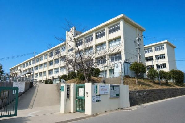 鈴蘭台第6住宅2号棟(神戸市立鈴蘭台中学校)