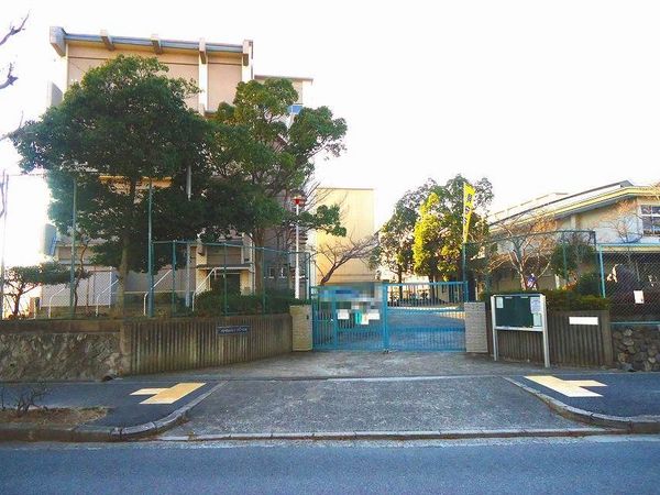 ひよどり台５団地２８号棟(神戸市立ひよどり台小学校)