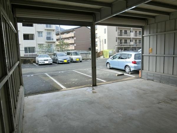生駒市東旭ケ丘の倉庫