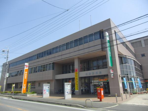 生駒市東松ケ丘のマンション(生駒郵便局)