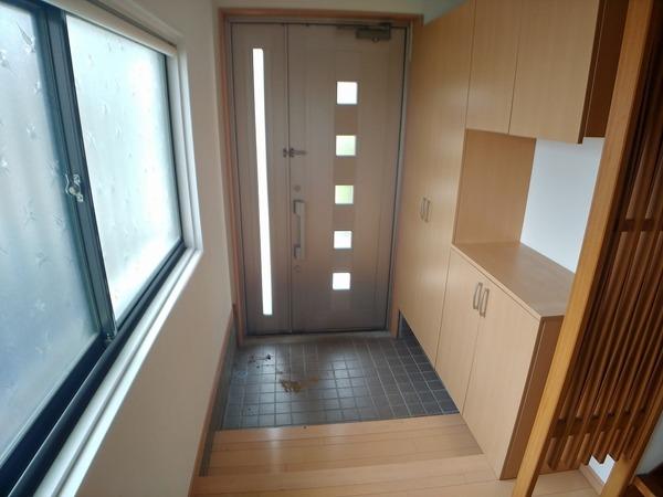 生駒市生駒台南の貸家