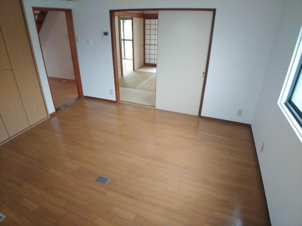 生駒市生駒台南の貸家