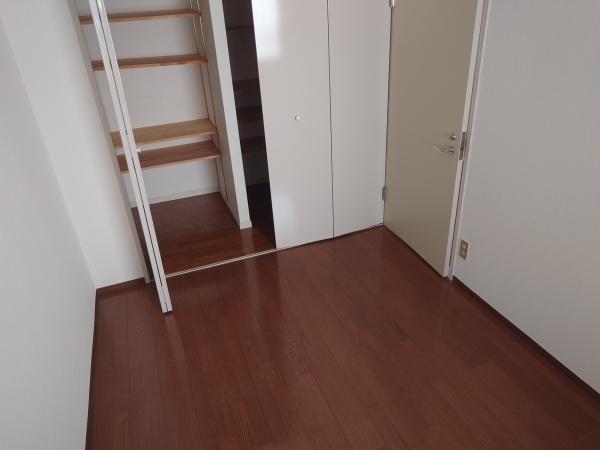 ローレルハイツあやめ池(収納)