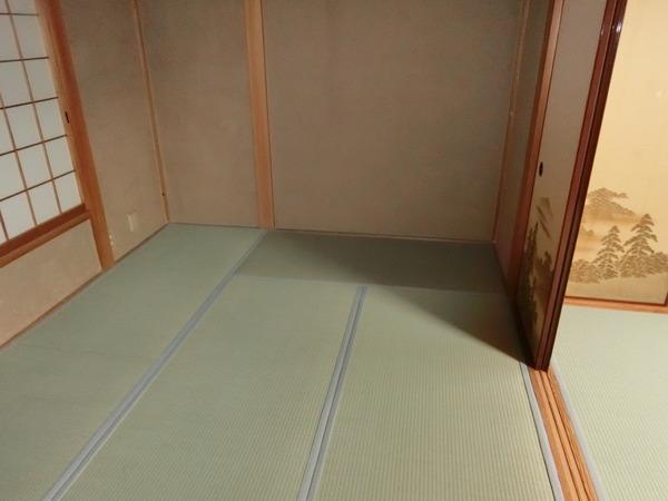 生駒市北新町　貸家
