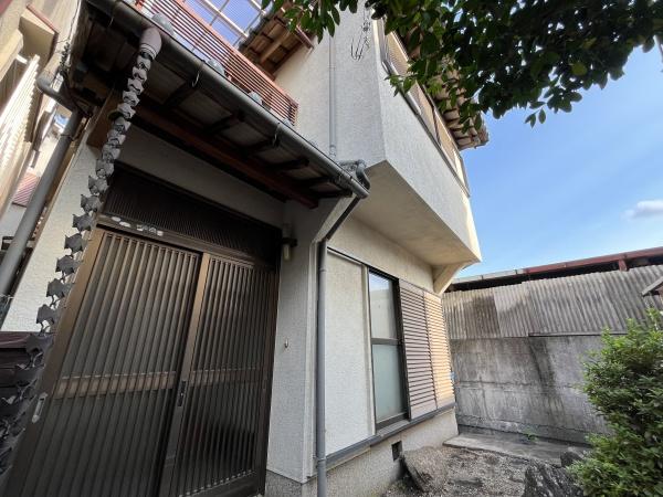 奈良市三条栄町の貸家