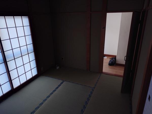 奈良市三条栄町の貸家