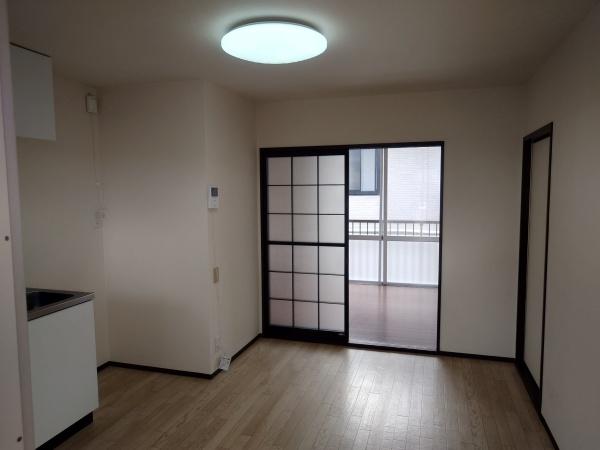 生駒市東松ケ丘のアパート