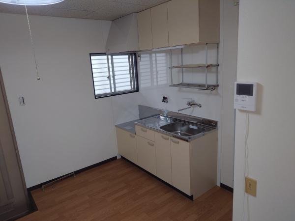 生駒市東松ケ丘のアパート