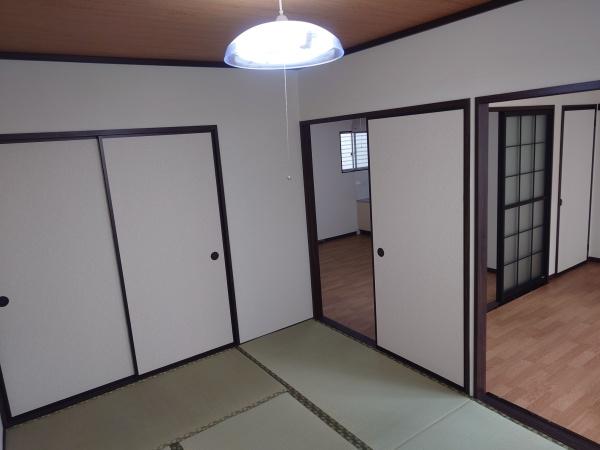 生駒市東松ケ丘のアパート